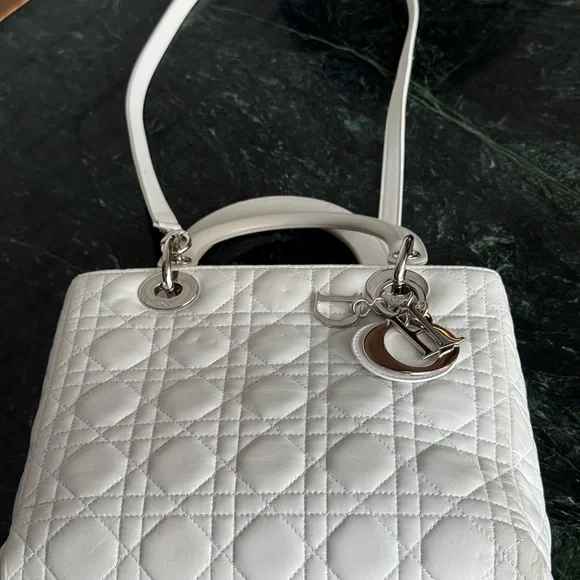 Christian Dior Cannage Lady Dior - Picture 7 of 17